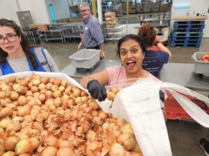 Minneapolis Volunteers At Second Harvest Heartland 2