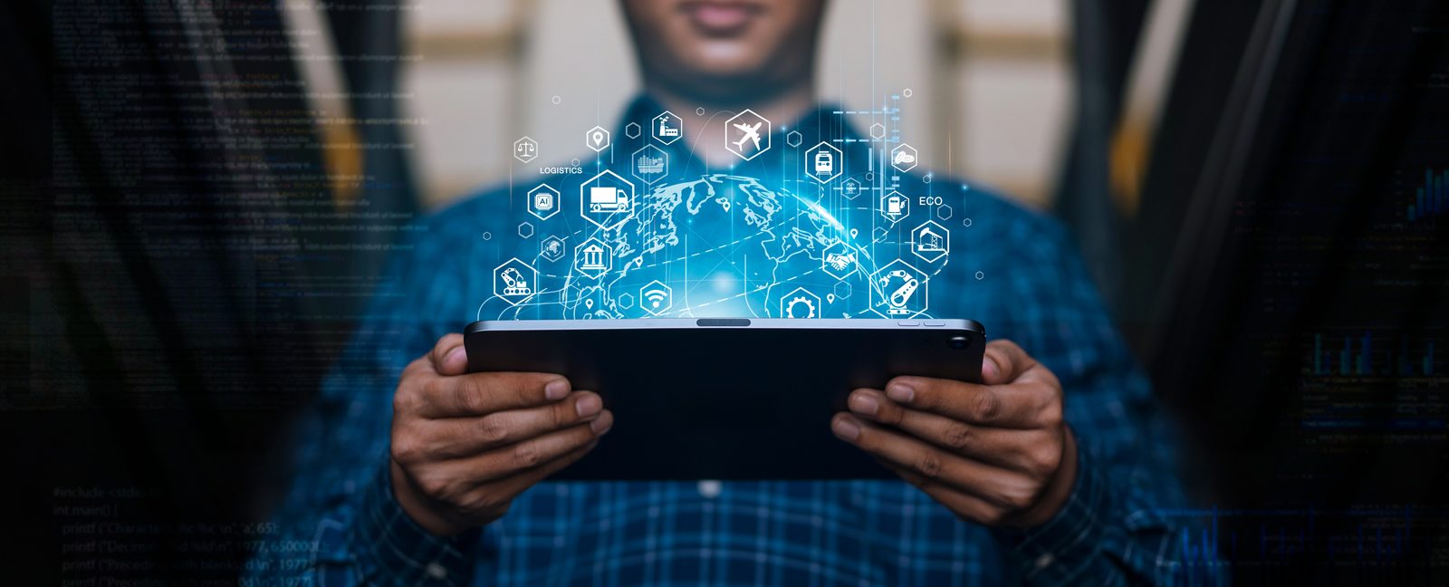 Futuristic Technology Retail Warehouse: Managers Use Digital Tablets To Manage Smart Warehouses For Overseas Exports. Digital Inventory Control, Smart Logistics, Future Transportation Innovation