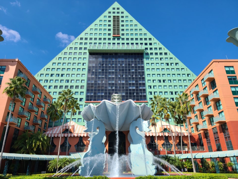 Dolphin Hotel